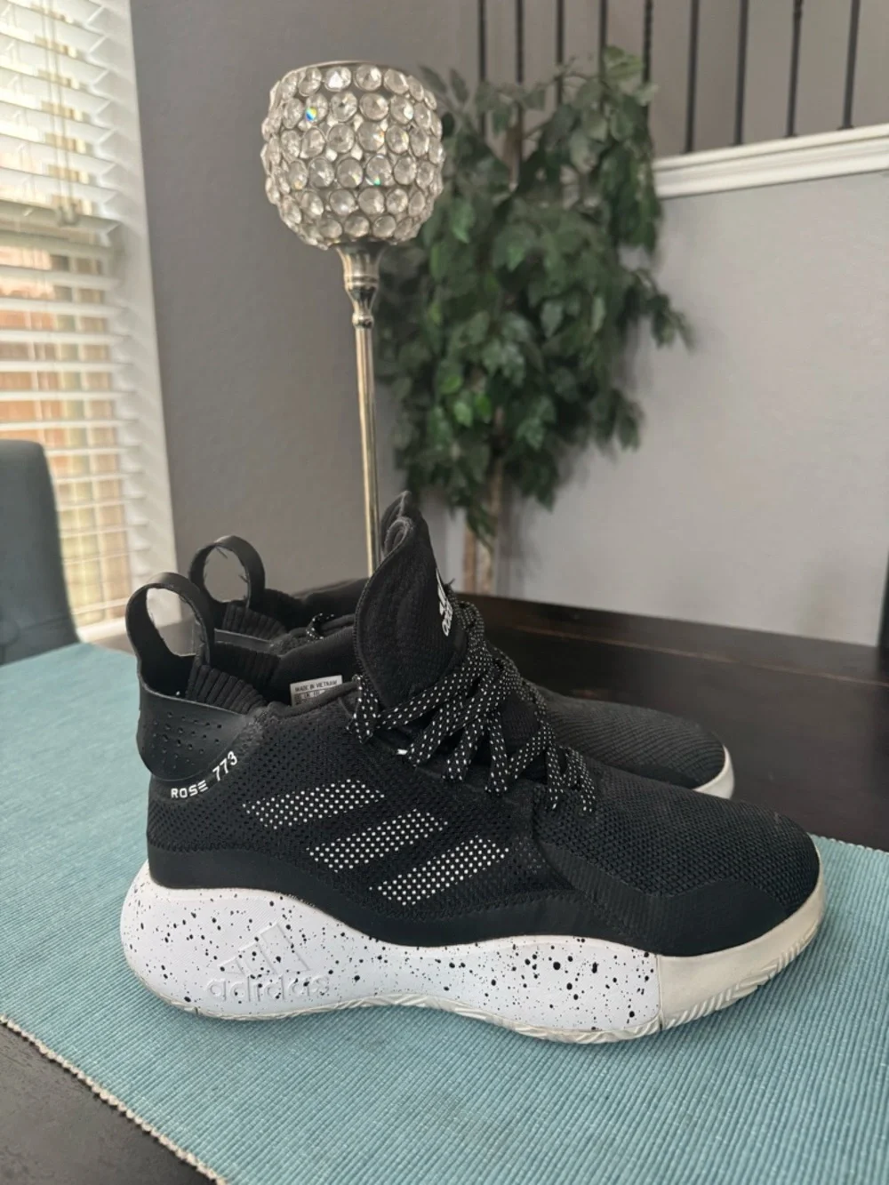 Adidas D Rose 773 2020 basketball shoes size 10